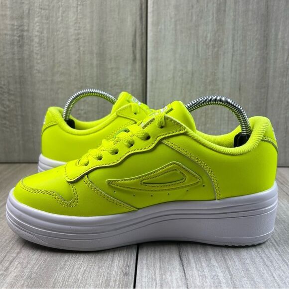 NEW Fila WX-100 Neon Yellow Sneaker Lace Up Athletic Shoe Womens Size 5 - Picture 4 of 10